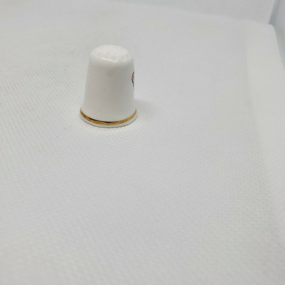 Schmid England Snow White Dopey 7 Dwarf Thimble - Picture 5 of 9